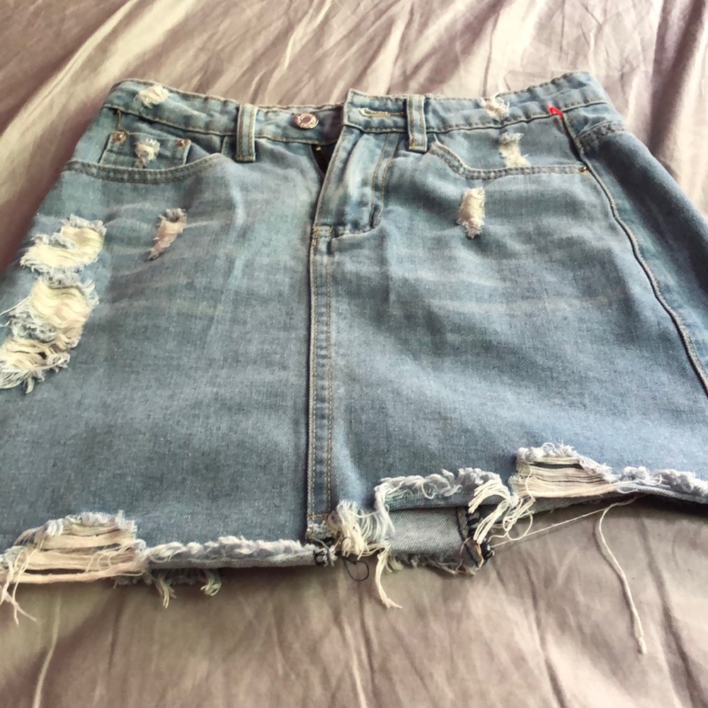 skirt - Picture 2 of 4